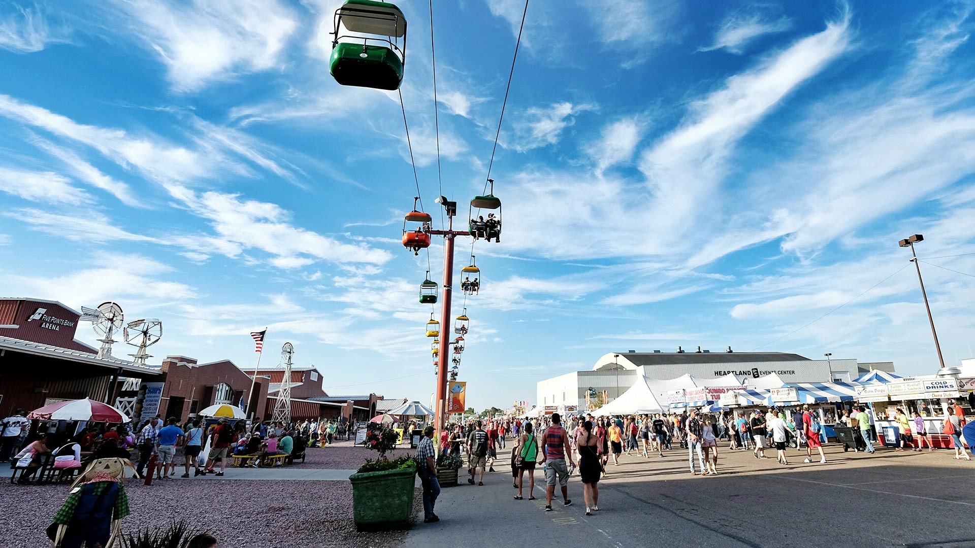 Le Sky Lift qui emmène les visiteurs au-dessus de la Foire Nebraska à Grand Island