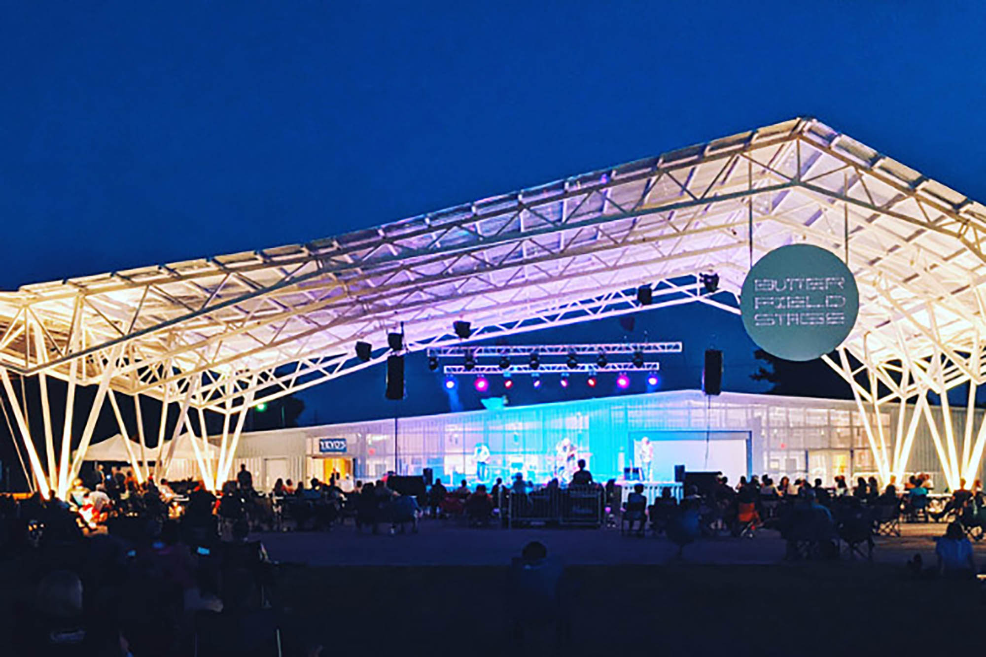 La scène Butterfield au Railyard Park à Rogers, dans l'Arkansas