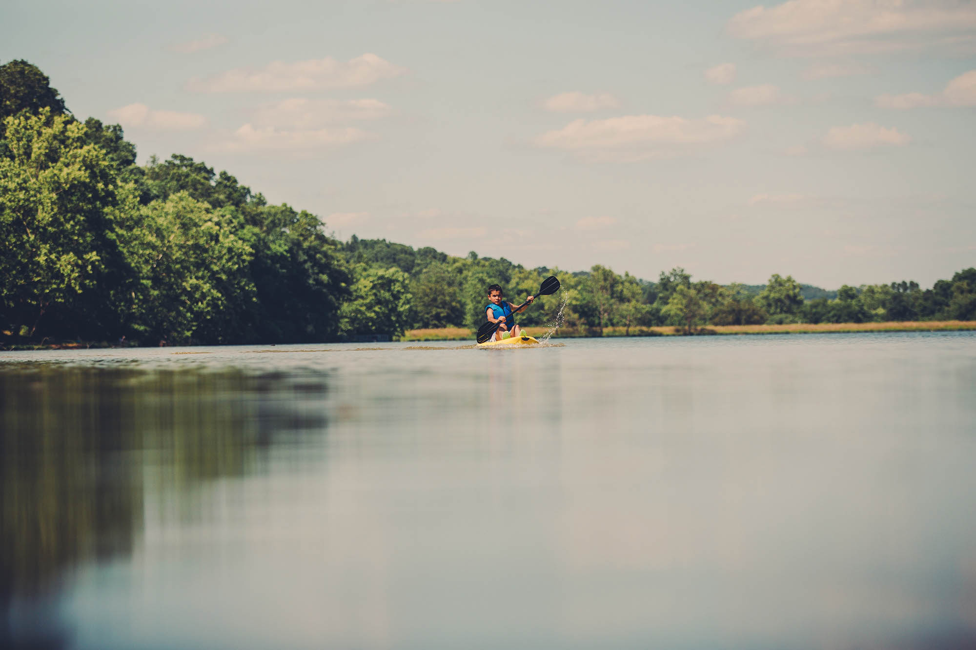 Faire du kayak sur le lac Atalanta à Rogers, en Arkansas