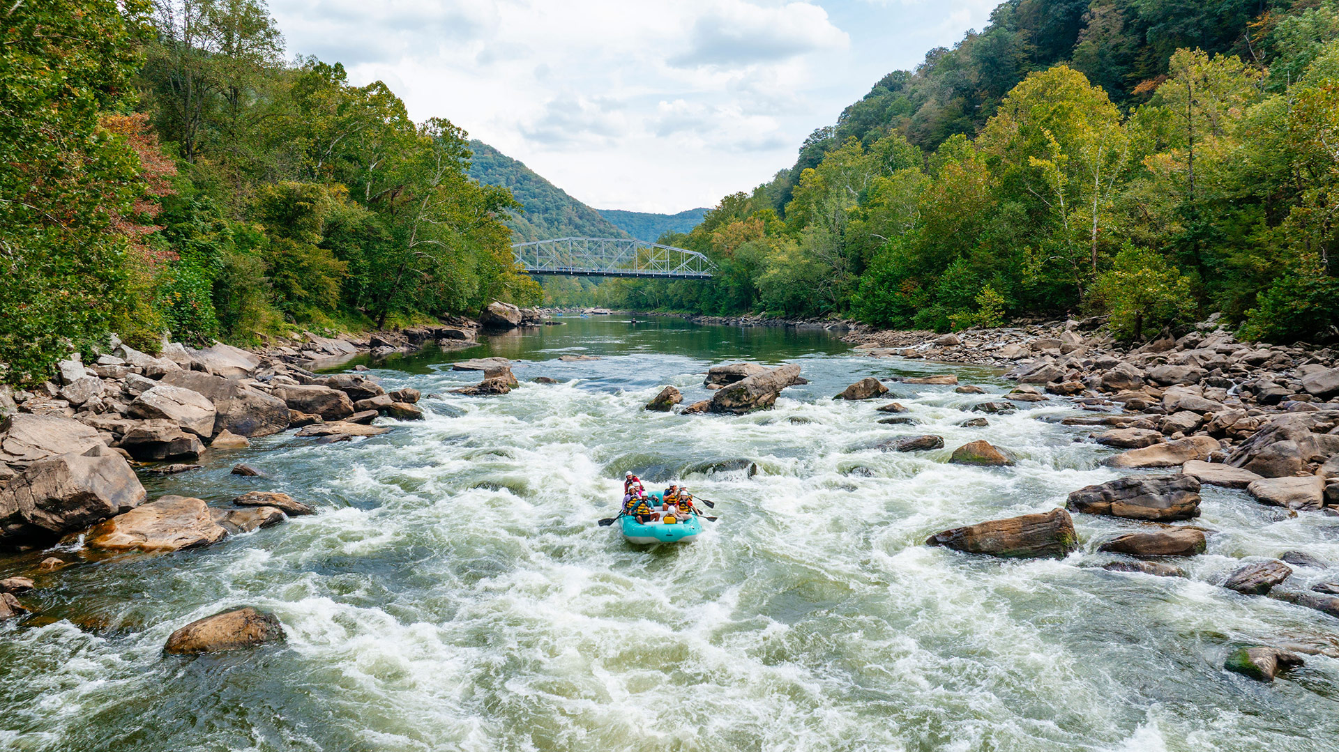Rafting em corredeiras noparque nacional New River Gorge ,Virginia Oeste