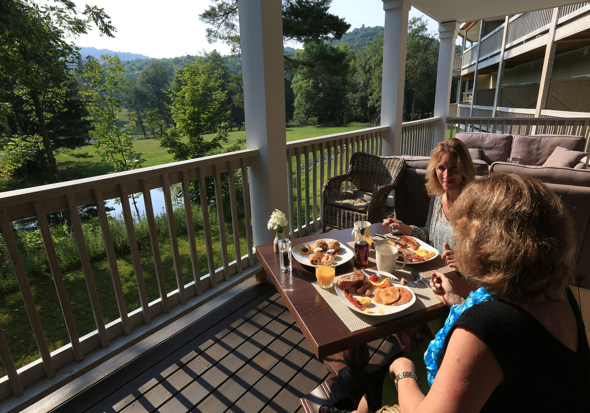 Outdoor dining in Woodstock, Vermont.