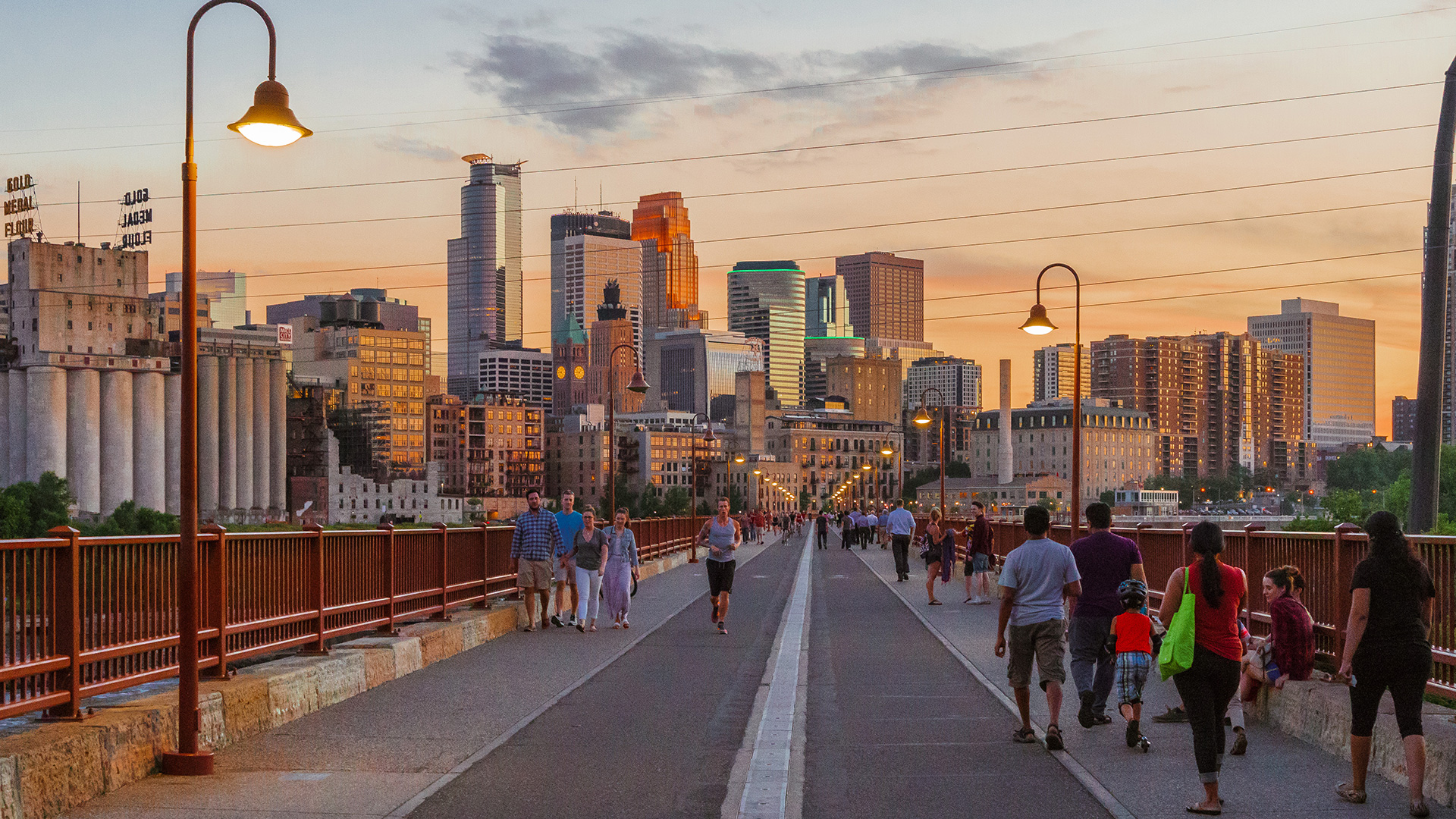 A Ponte Stone Arch em Minneapolis, Minnesota; Crédito: Lane Pelovsky