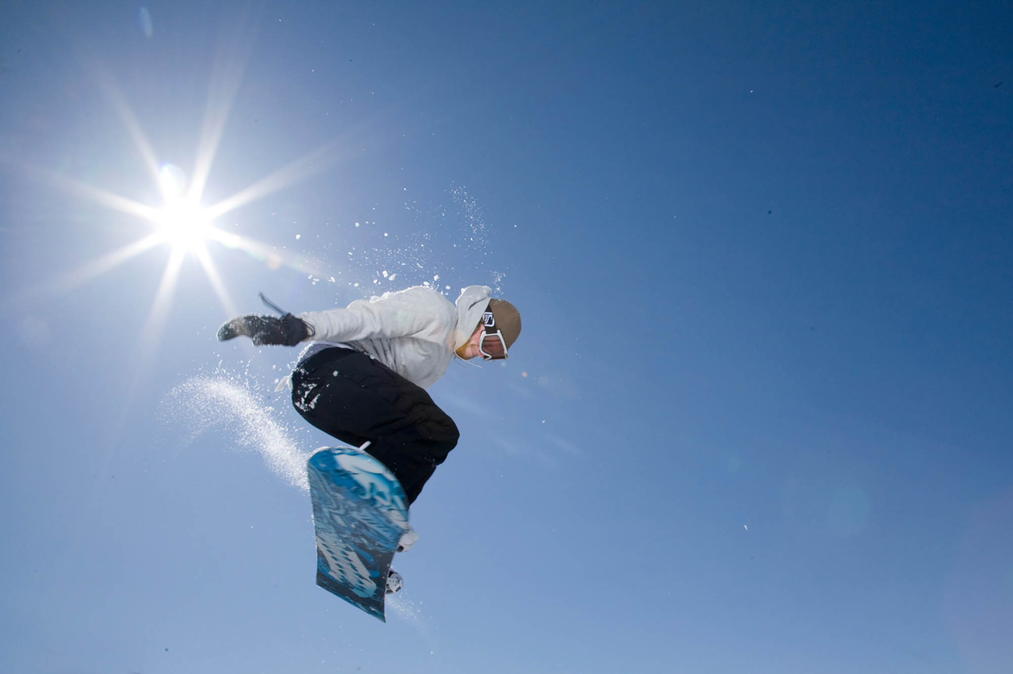 ワイオミング州 Casperでスノーボードを楽しむ人