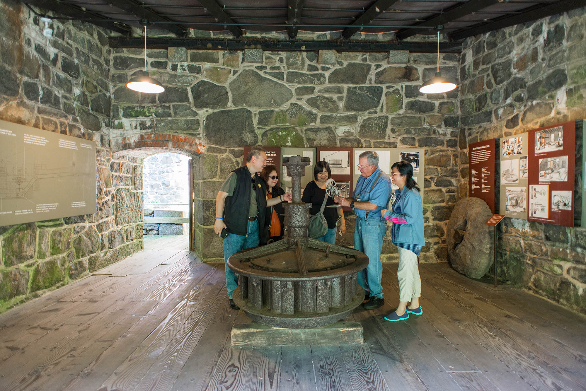 Visita em grupo ao Hagley Museum  Biblioteca Hagley Museum , em Wilmington, Delaware