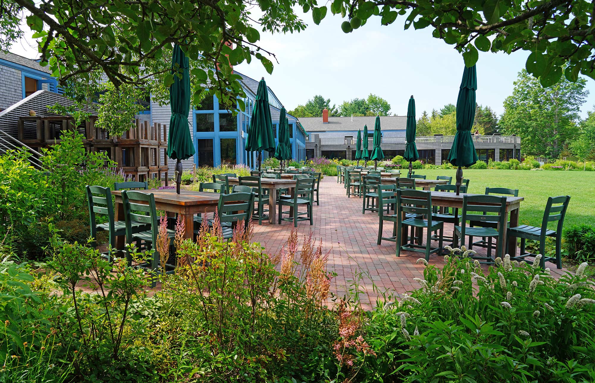 メイン州近郊、アカディア国立公園内のジョーダン・ポンド・ハウス・レストラン