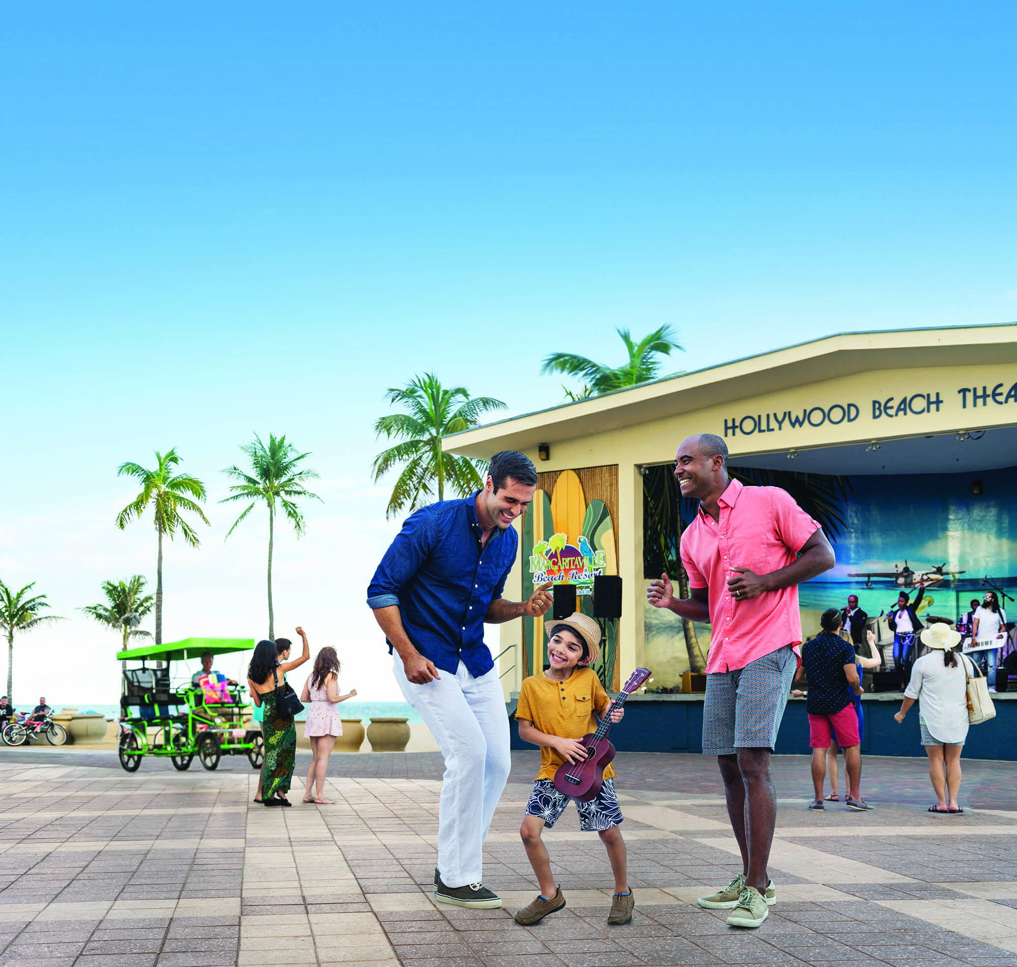 Dançando ao som de música ao vivo no Hollywood Theater and Plaza, em Fort Lauderdale, Florida