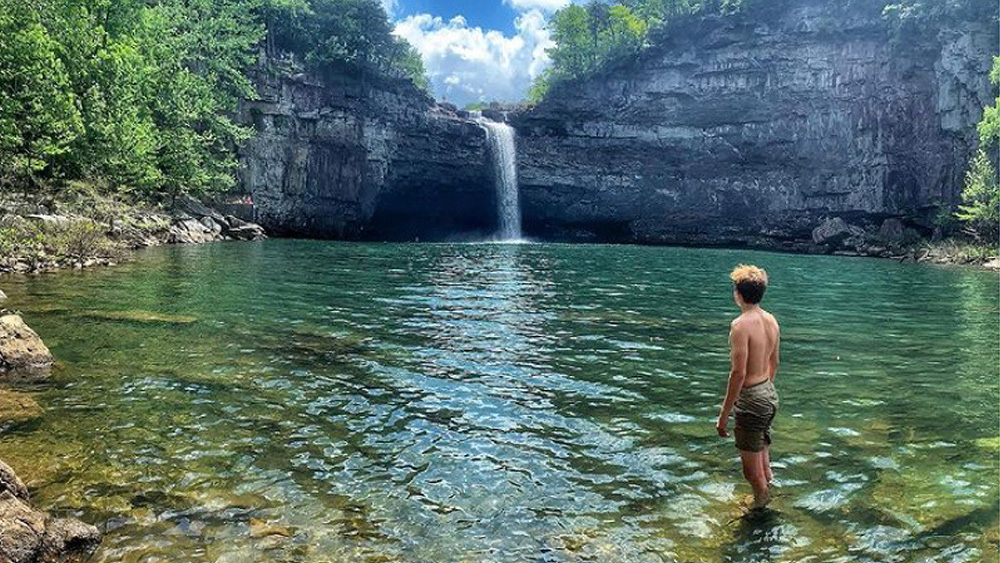 Une balade dans les eaux des chutes DeSoto, dans le comté de DeKalb, Alabama; Crédit : Warren Wanderings