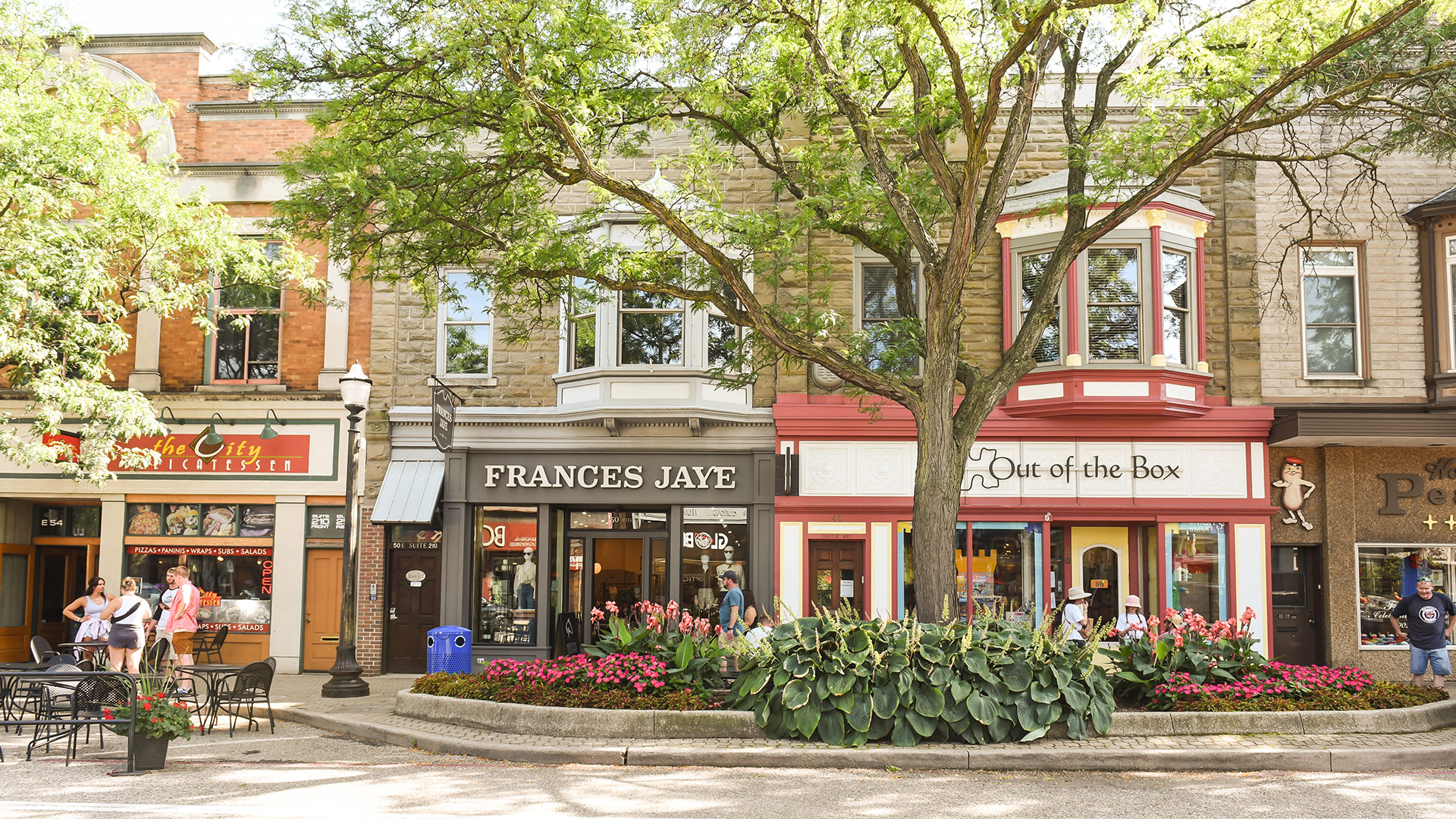 Street view of shopping and dining in Downtown Holland, Michigan
