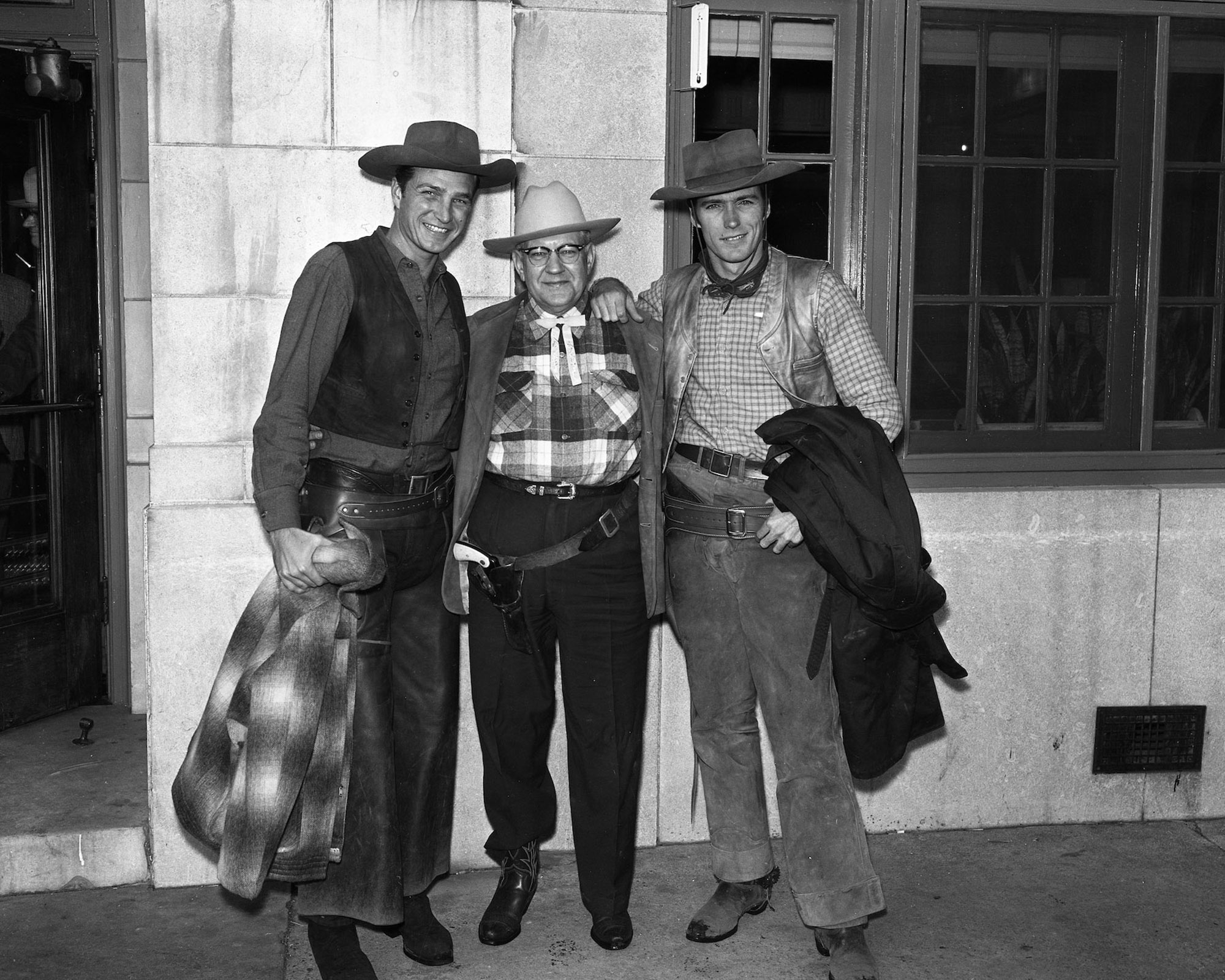 미주리주 세달리아에서 클린트 이스트우드와 다른 ‘로하이드’ 출연진들; 사진: 베키 임하우저, All Around Downtown