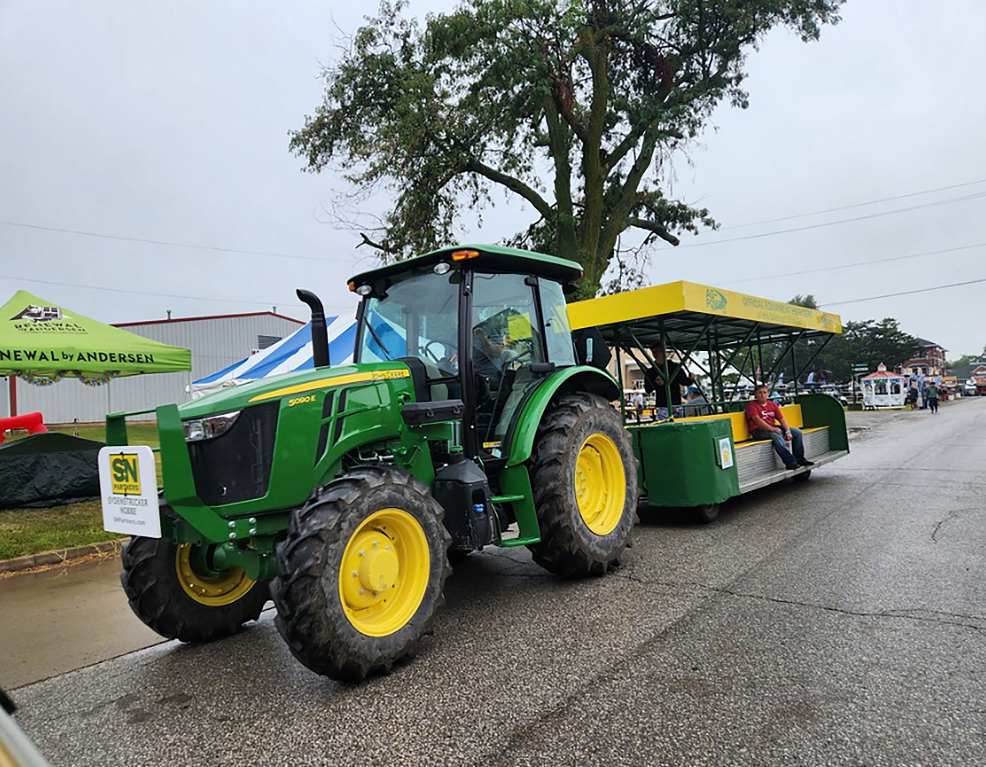 미주리주 세달리아에서 열린 미주리주 박람회의 트랙터 체험