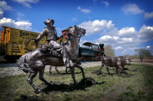Statue in bronzo presso il Trail’s End Landmark a Sedalia, nel Missouri; Foto: Mark Hammond