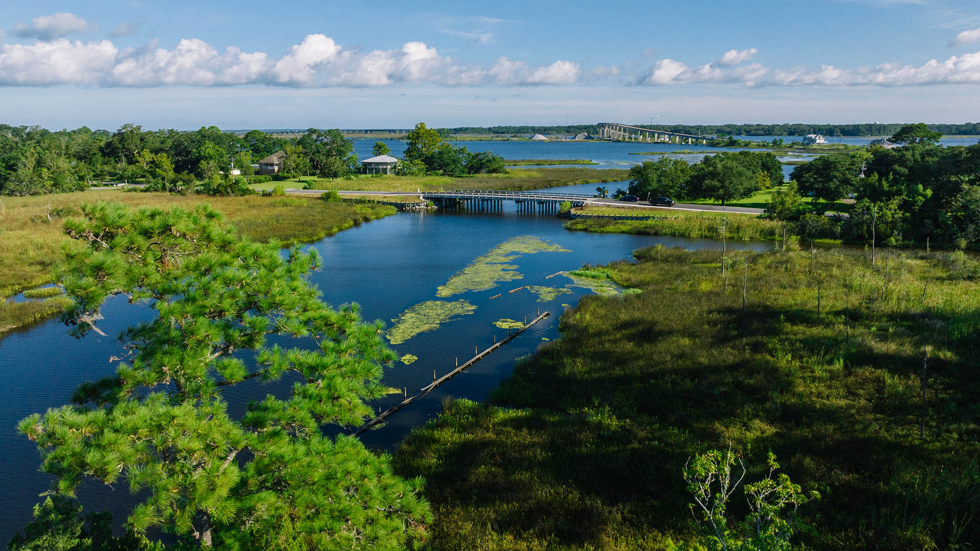 Vue sur la rivière Pascagoula à Moss Point, dans Mississippi; Crédit : Coastal Mississippi