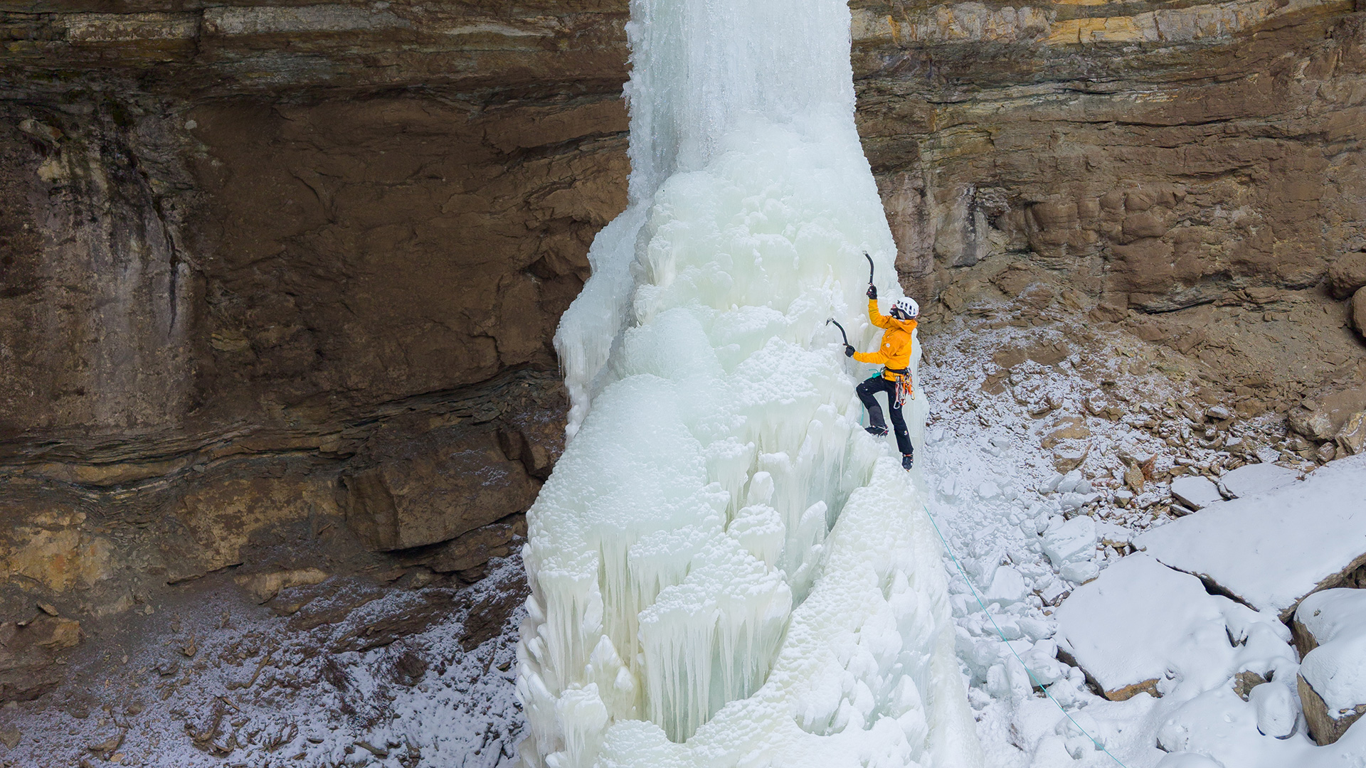 Escalada no gelo na Shoshone National Forest Condado de Park, Wyoming