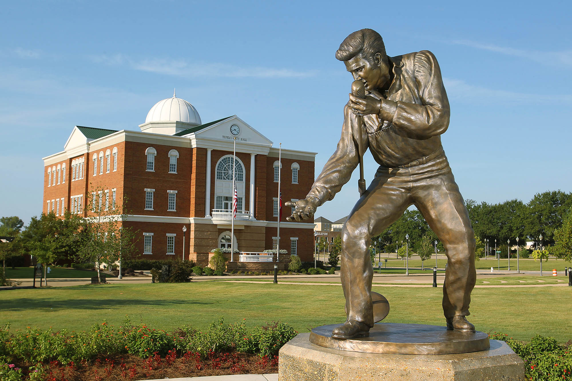 Elvis Presley’s Homecoming Statue outside City Hall in Tupelo, Mississippi