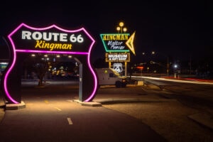 アリゾナ州KingmanにあるKingmanビジターセンター；写真提供：An Pham Photography