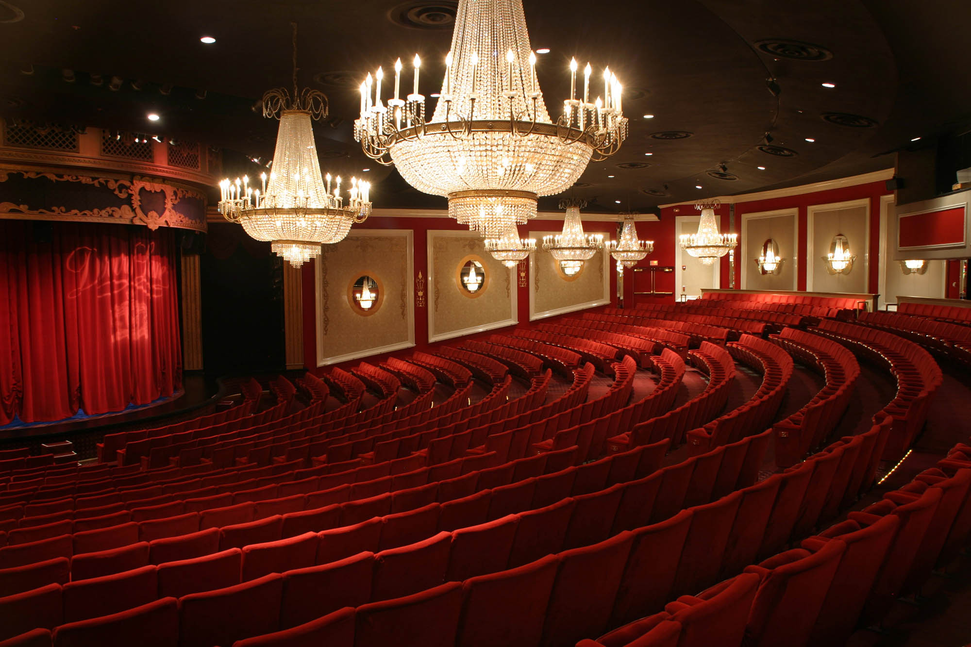 Interior view of the red seating in Drury Lane Theatre, DuPage, Illinois; Credit: Discover DuPage