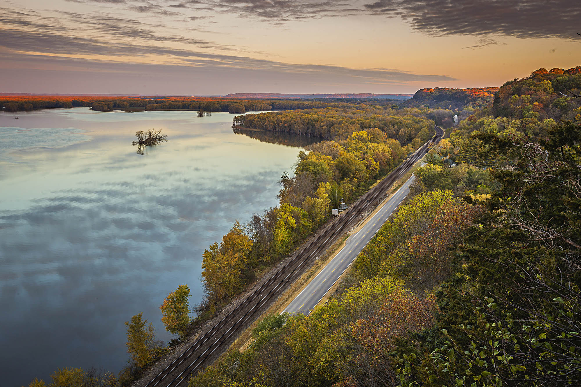 Aerial view of the Great River Road in Southwest Illinois
