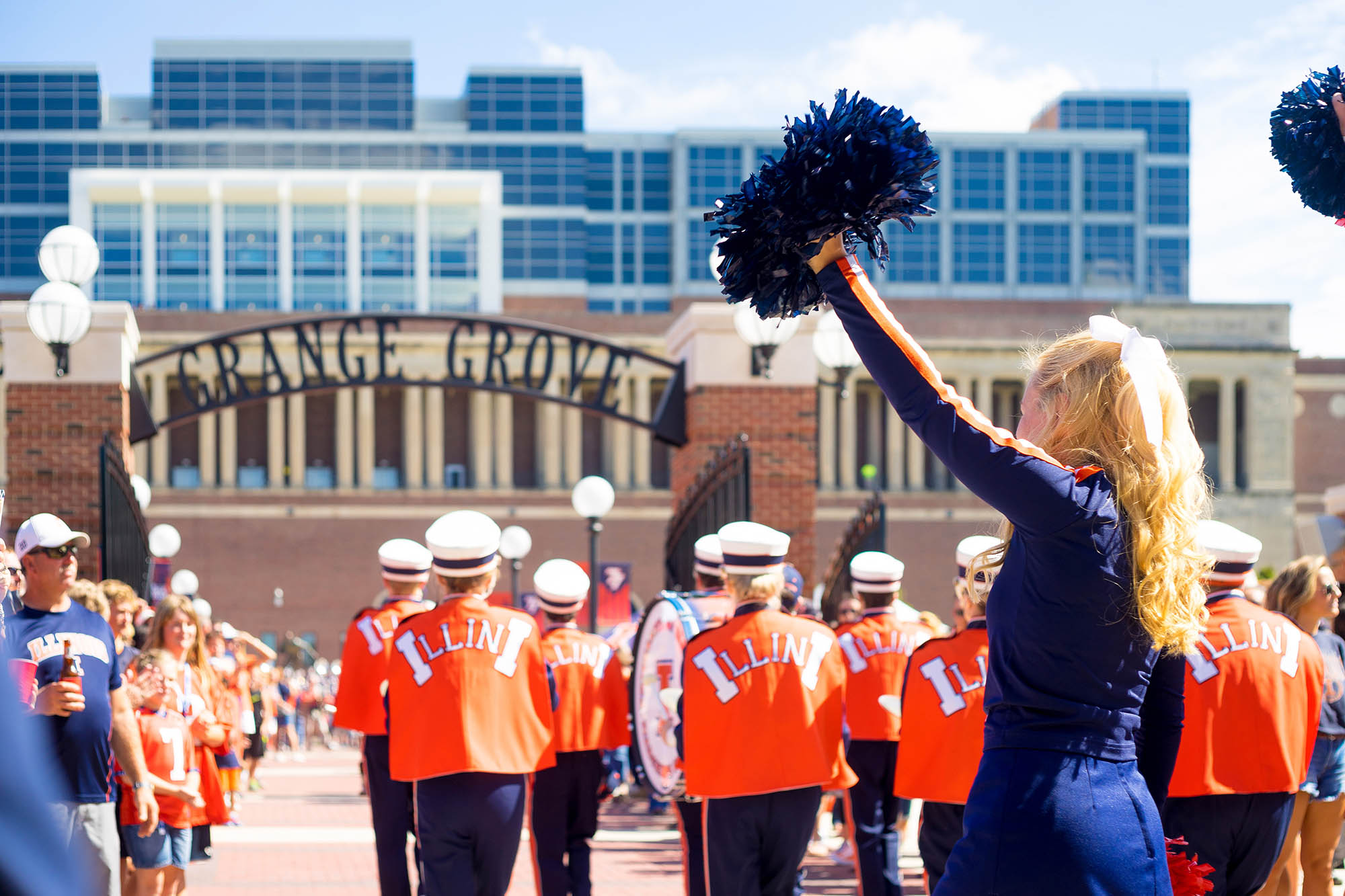 일리노이주 샴페인 카운티에 위치한 일리노이주 대학교 일리노이주 캠퍼스의 메모리얼 스타디움; 사진: 샘 로건