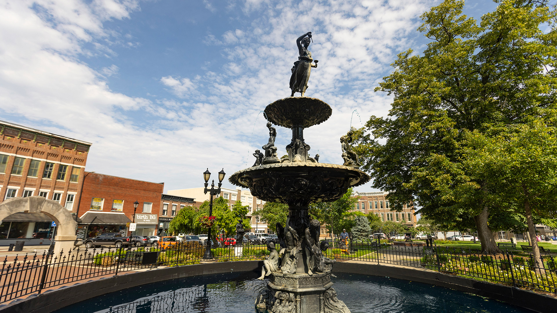 Fountain Square Park in Bowling Green, Kentucky