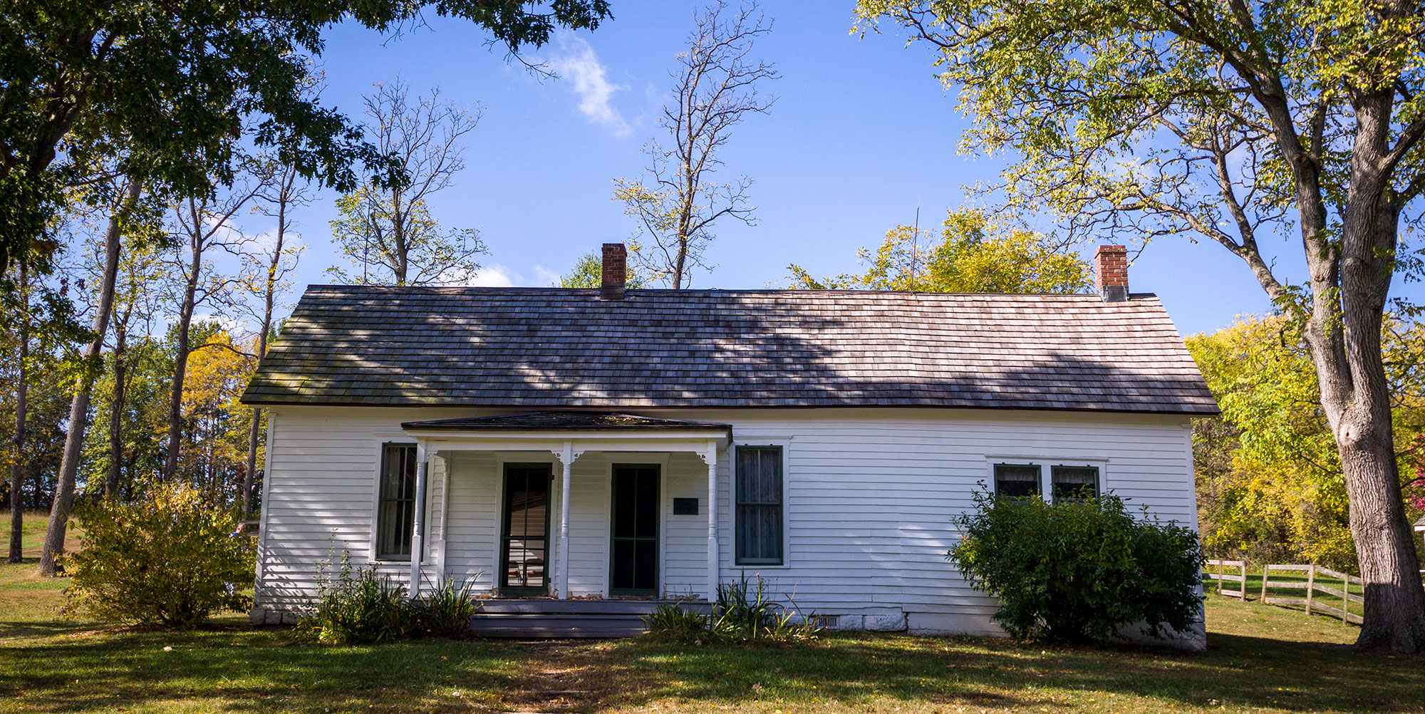 Exterior de la casa natal de Jesse James en Kearney, Misuri