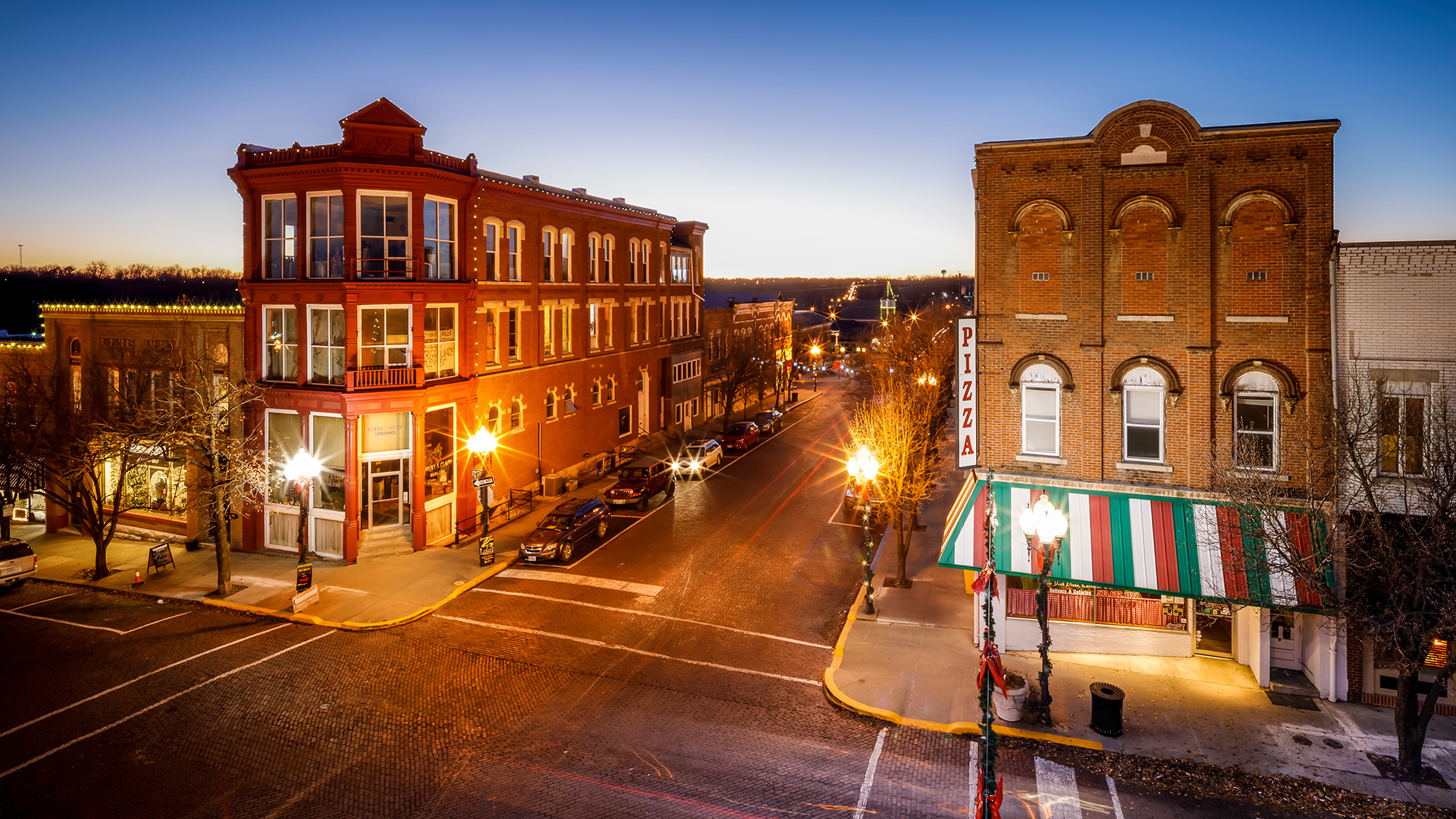 미주리주 풀턴 시내의 브릭 디스트릭트; 사진: Notley Hawkins