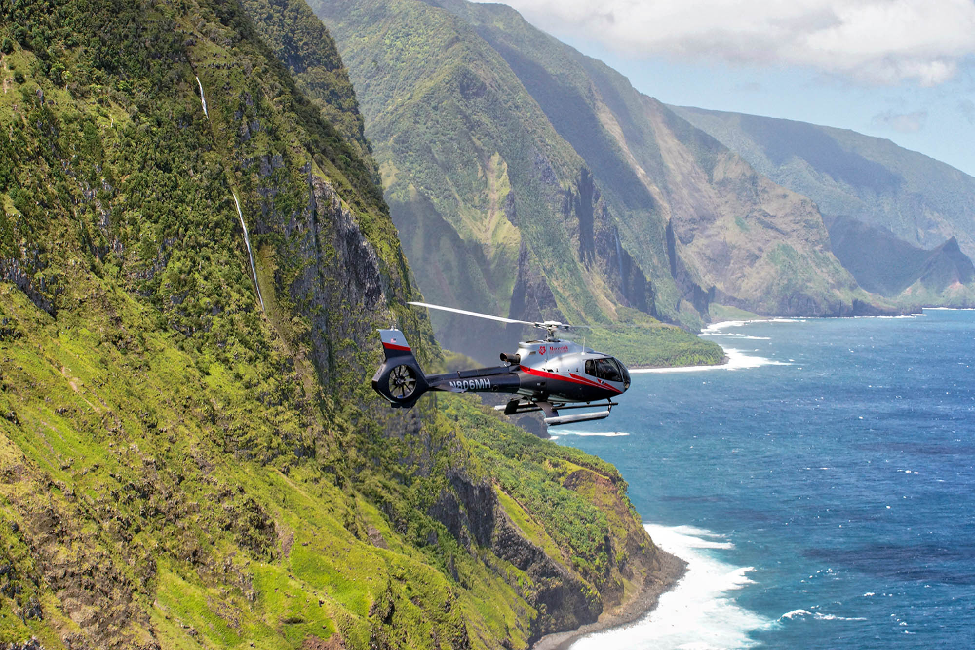 Tour en hélicoptère sur Molokaʻi, Hawaï; Crédit : Maverick Helicopters