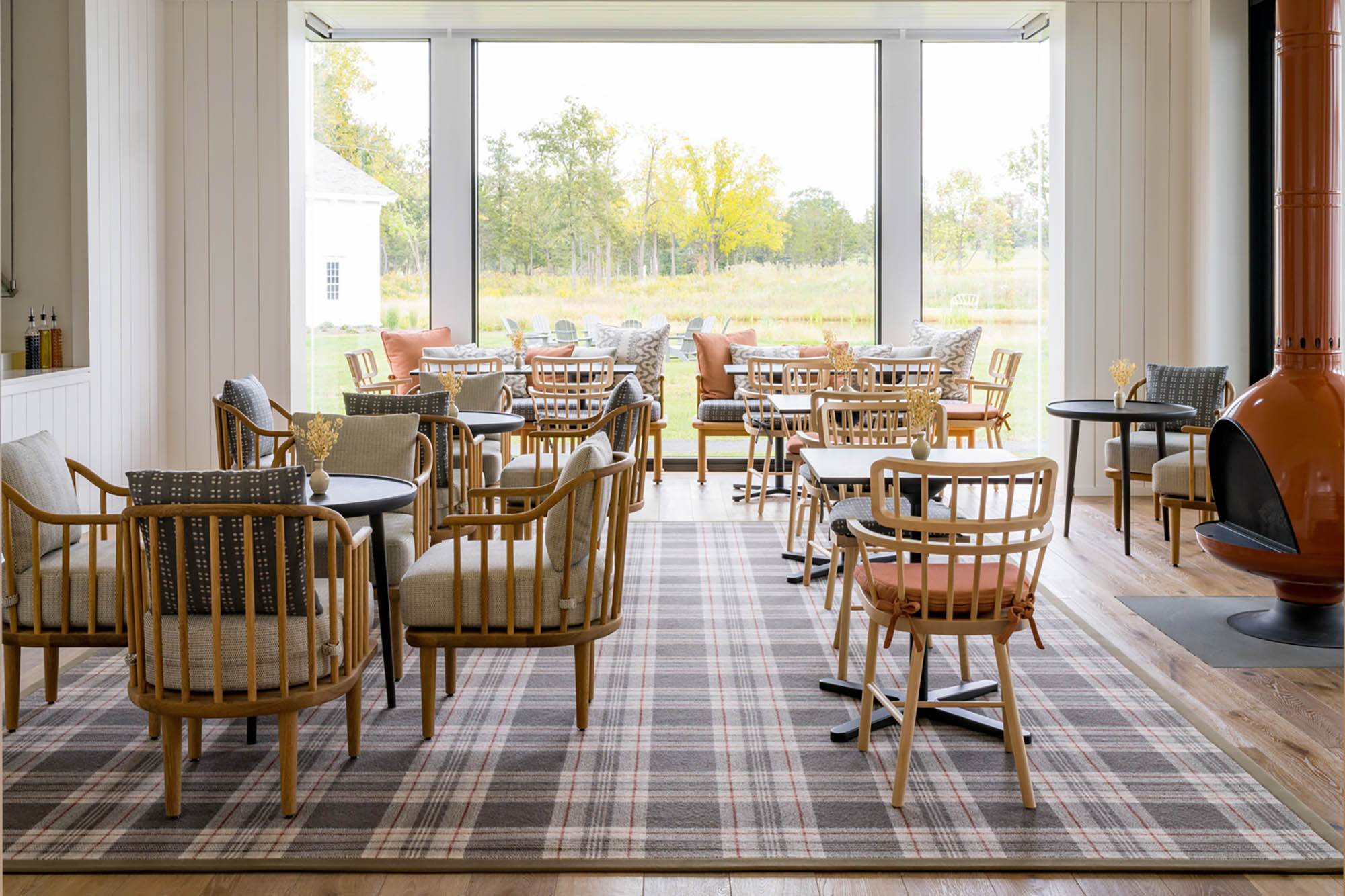 뉴욕주 카유가 카운티 위치한 ‘더 인스 오브 오로라’의 ‘더 스파’ 내 ‘더 팜하우스’ 다이닝 룸