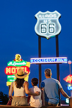 イリノイ州スプリングフィールドにあるスプリングフィールドルート 66 ・ネオン・パーク