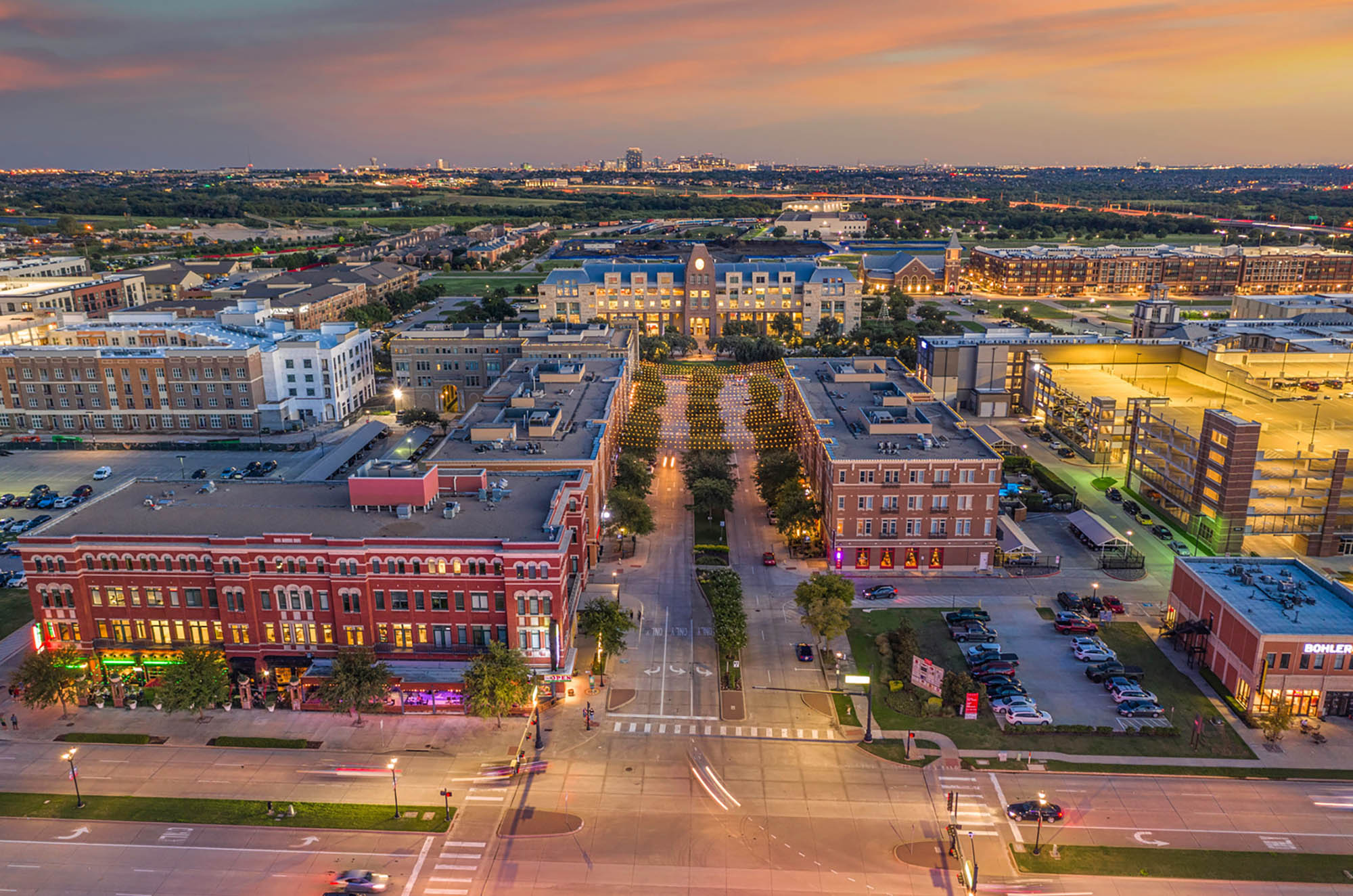 Vista aérea do centro de Frisco, no Texas