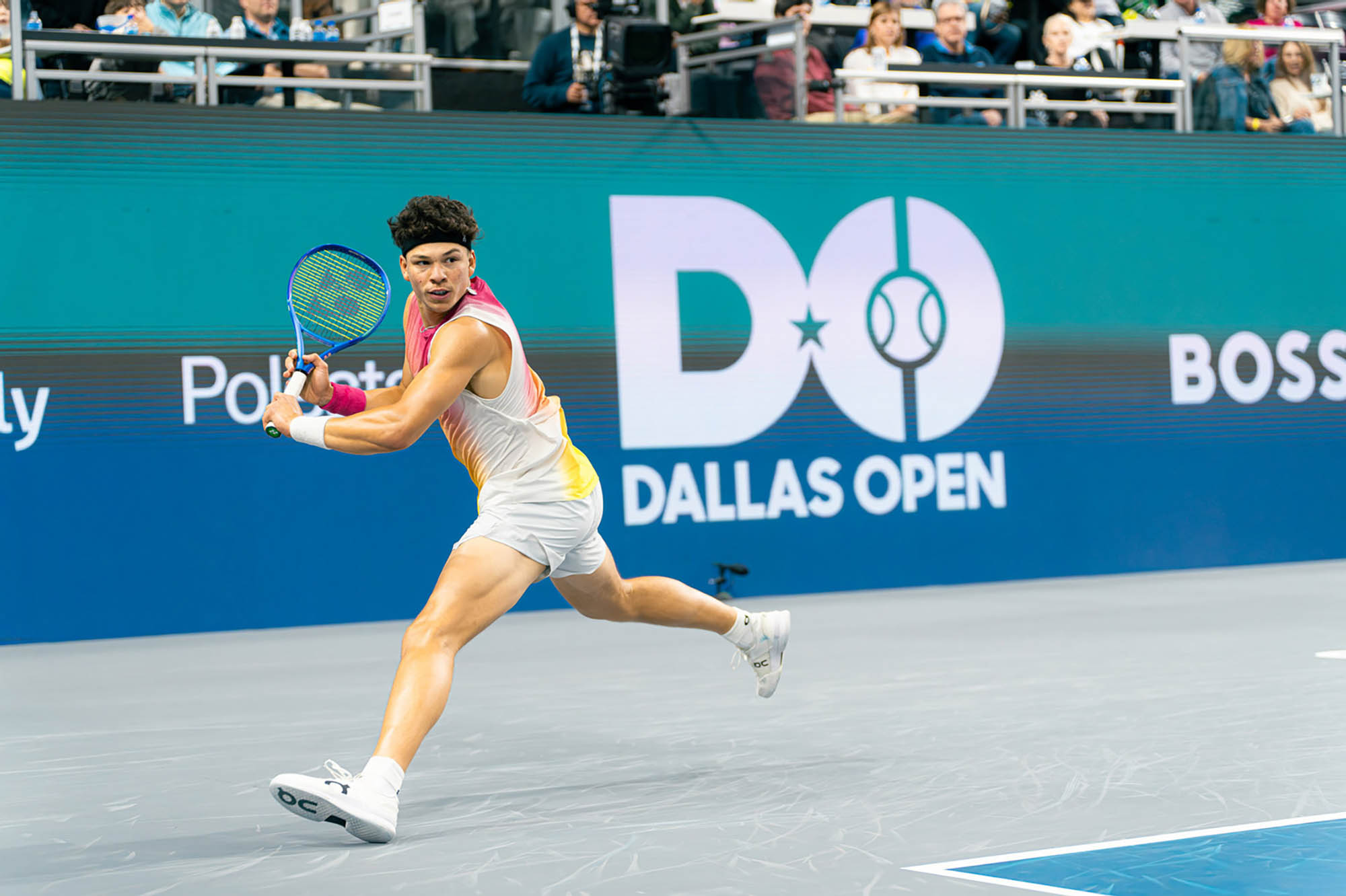 O tenista Ben Shelton competindo no Dallas em Frisco, Texas; Crédito: Phillip Slaughter