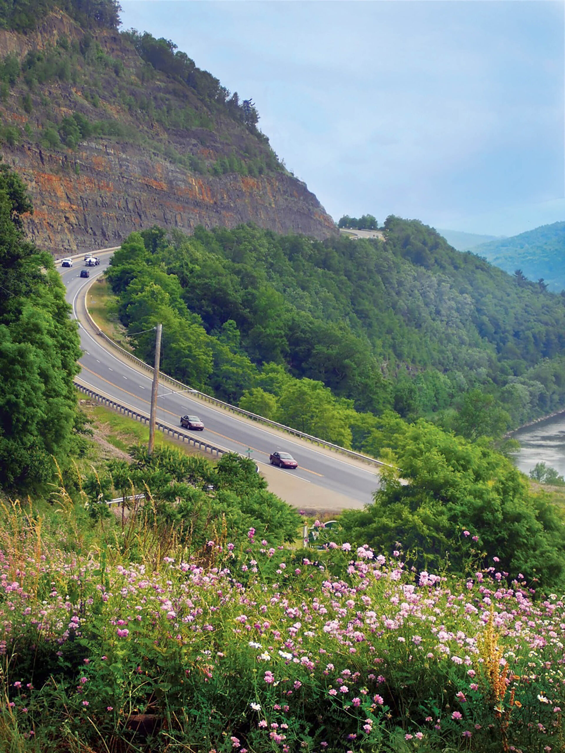 Fahrt auf den Bergstraßen der Route 6 im Norden Pennsylvania Bildnachweis: PA Route 6 Alliance
