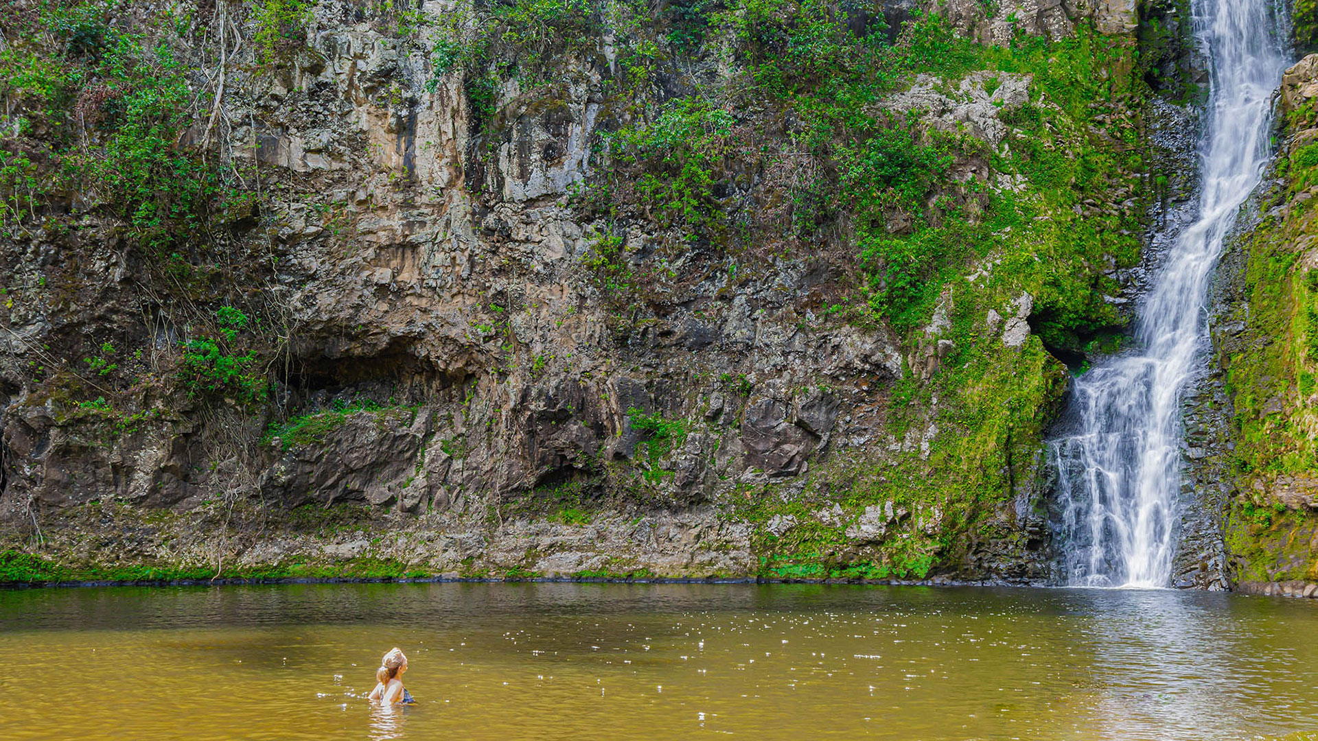 Las cataratas Moa'ula en Molokaʻi, Hawái