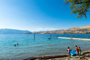Genießen Sie einen Strandtag am Lake Chelan in Washington Bildnachweis: Handelskammer von Lake Chelan