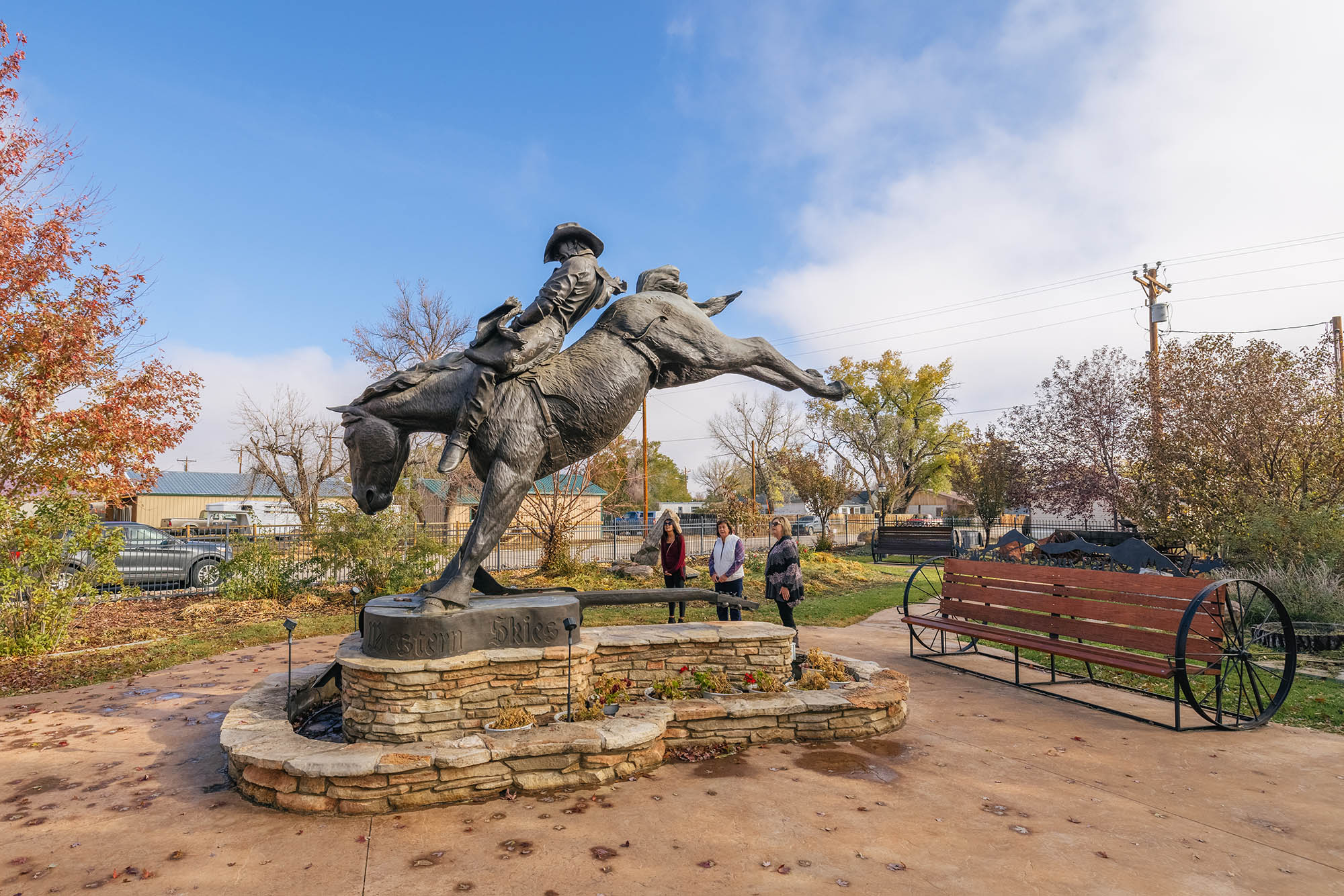 La estatua «Good Ride Cowboy», de D. Michael Thomas, en Buffalo, Wyoming