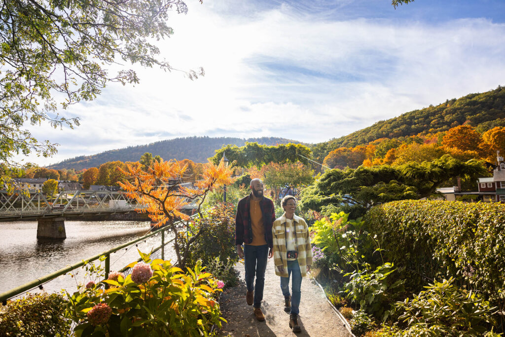 El Puente de las Flores, situado junto a la ruta Mohawk Trail en Shelburne, Massachusetts