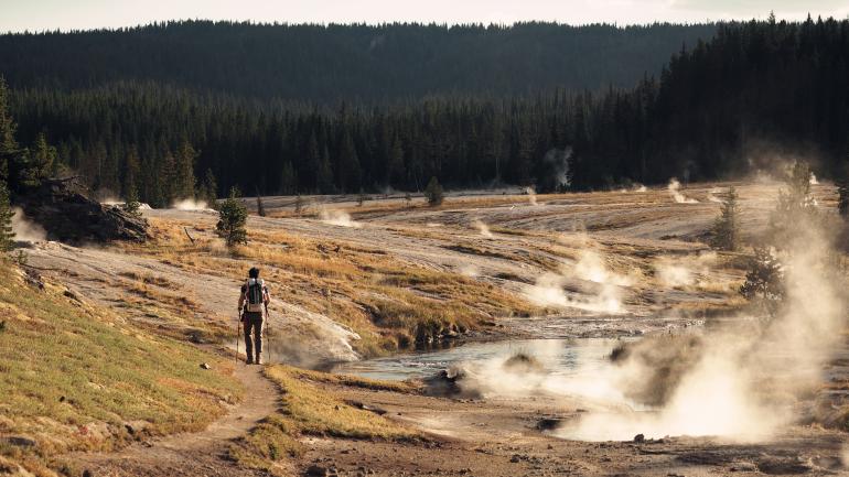 Man hikes Oregon trail