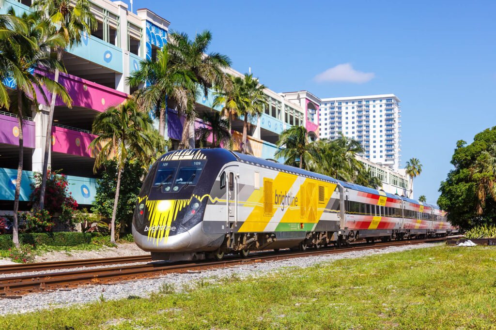 La Bright Line in transito a West Palm Beach, in Florida
