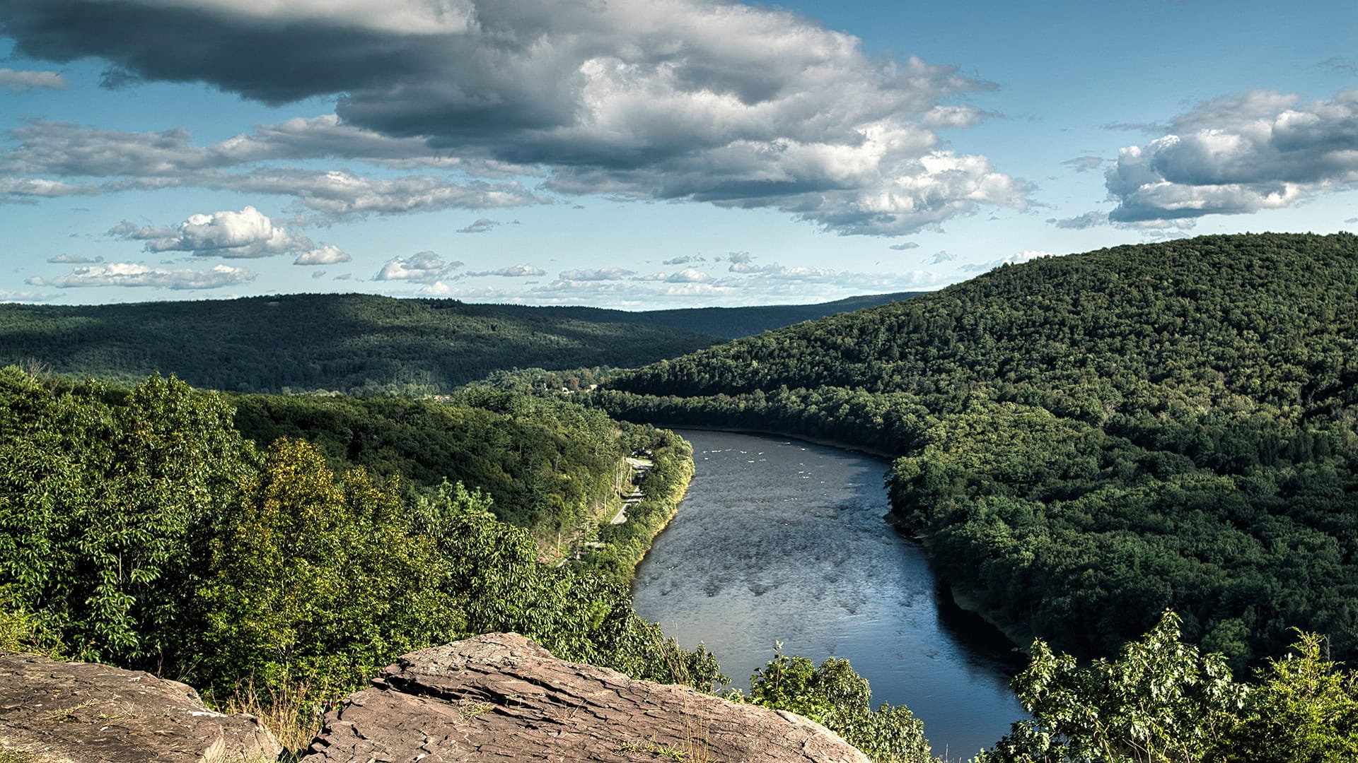 Vista do Rio Delaware em Sullivan Catskills, Nova York