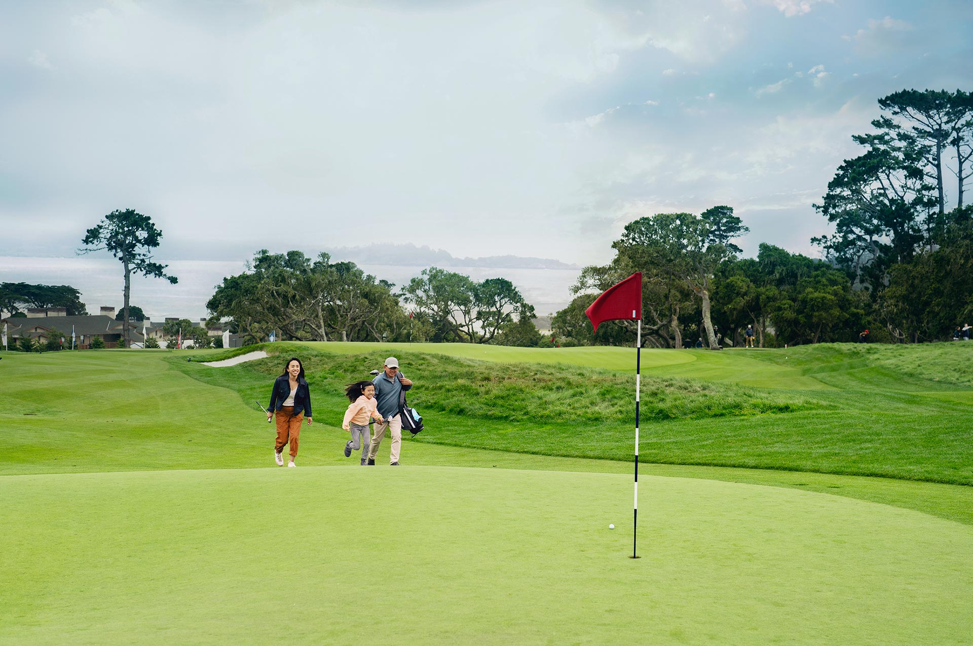 Jugar al golf en The Hay, en Pebble Beach, en Condado de Monterrey, California