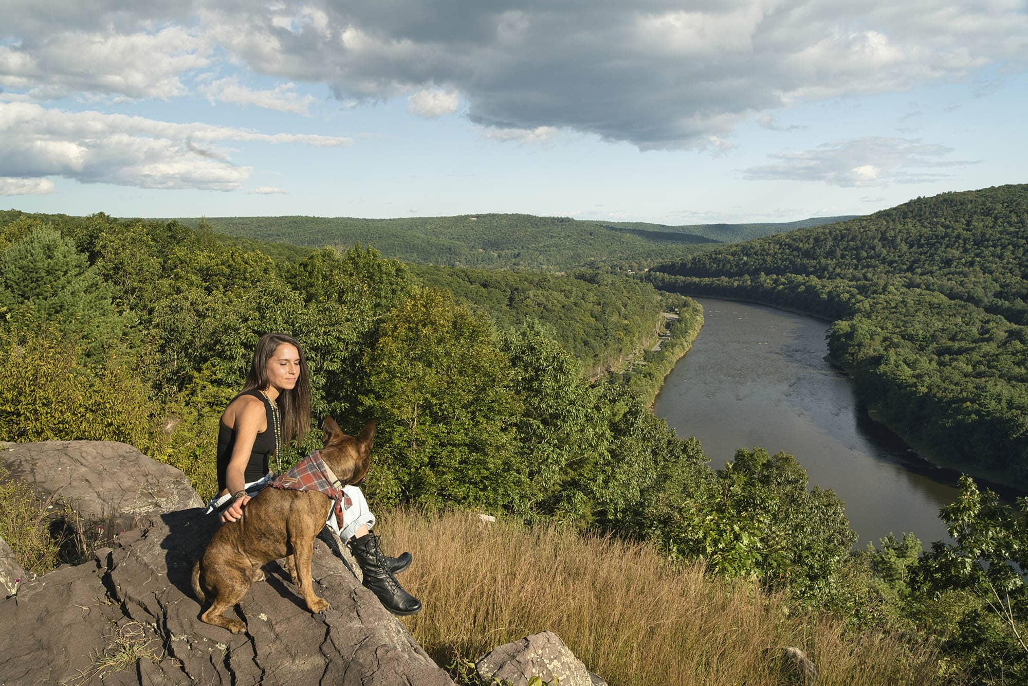 Senderismo cerca del Delaware , en los Catskills de Sullivan, Nueva York