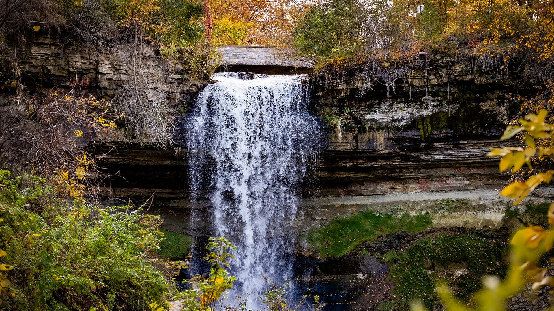 Minnehaha-Wasserfälle in Minneapolis , Minnesota ; Kredit: Bloomington Minnesota Reisen &amp; Tourismus