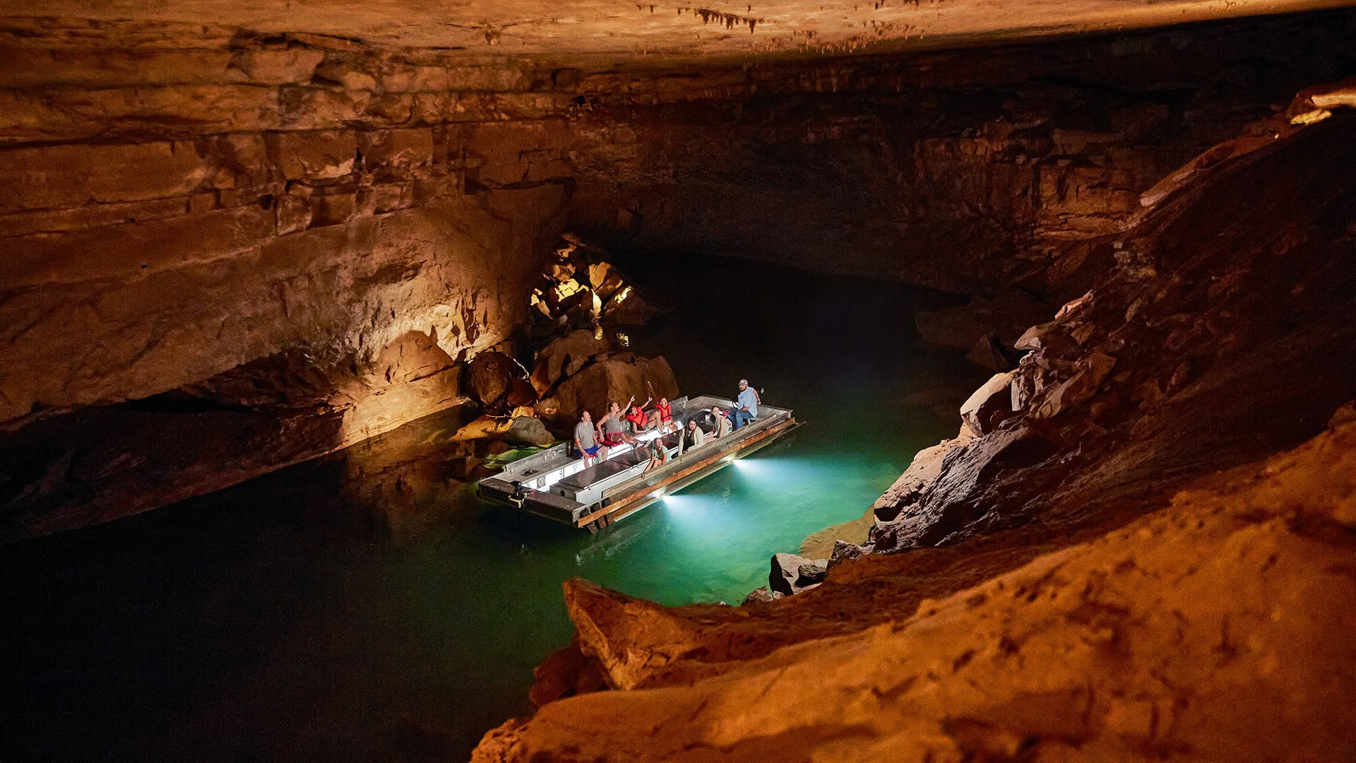 Visita guiada en barco por las profundidades de la cueva Lost River, en Bowling Green, Kentucky