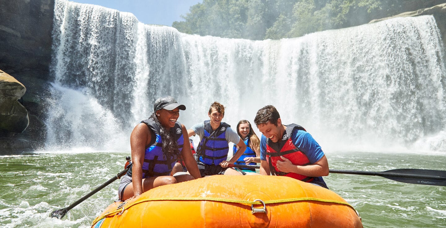 Cumberland Falls  でのラフティング州立公園 リゾートにてケンタッキー州