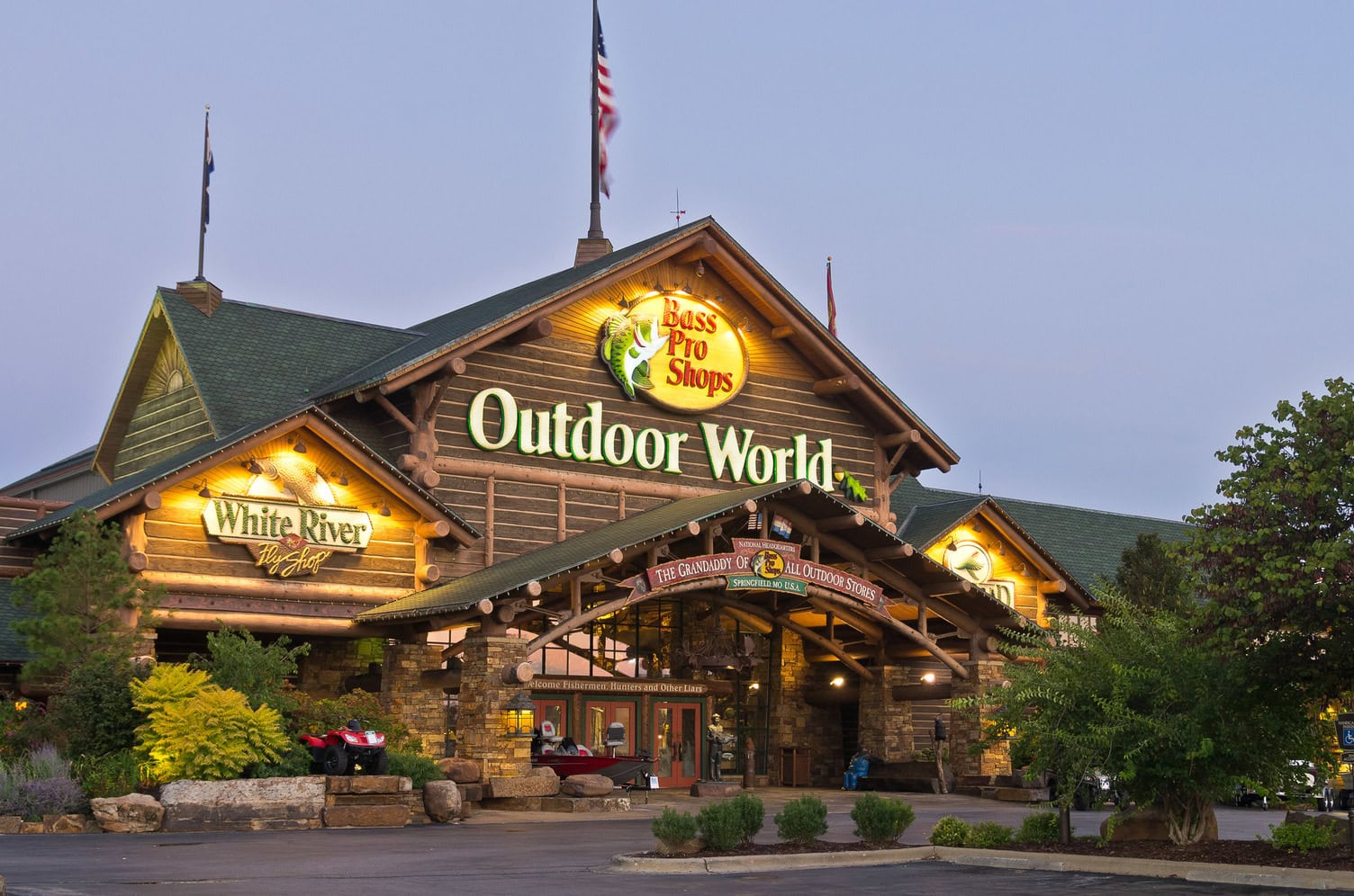L'esterno del negozio Bass Pro Shops a Springfield, nel Missouri