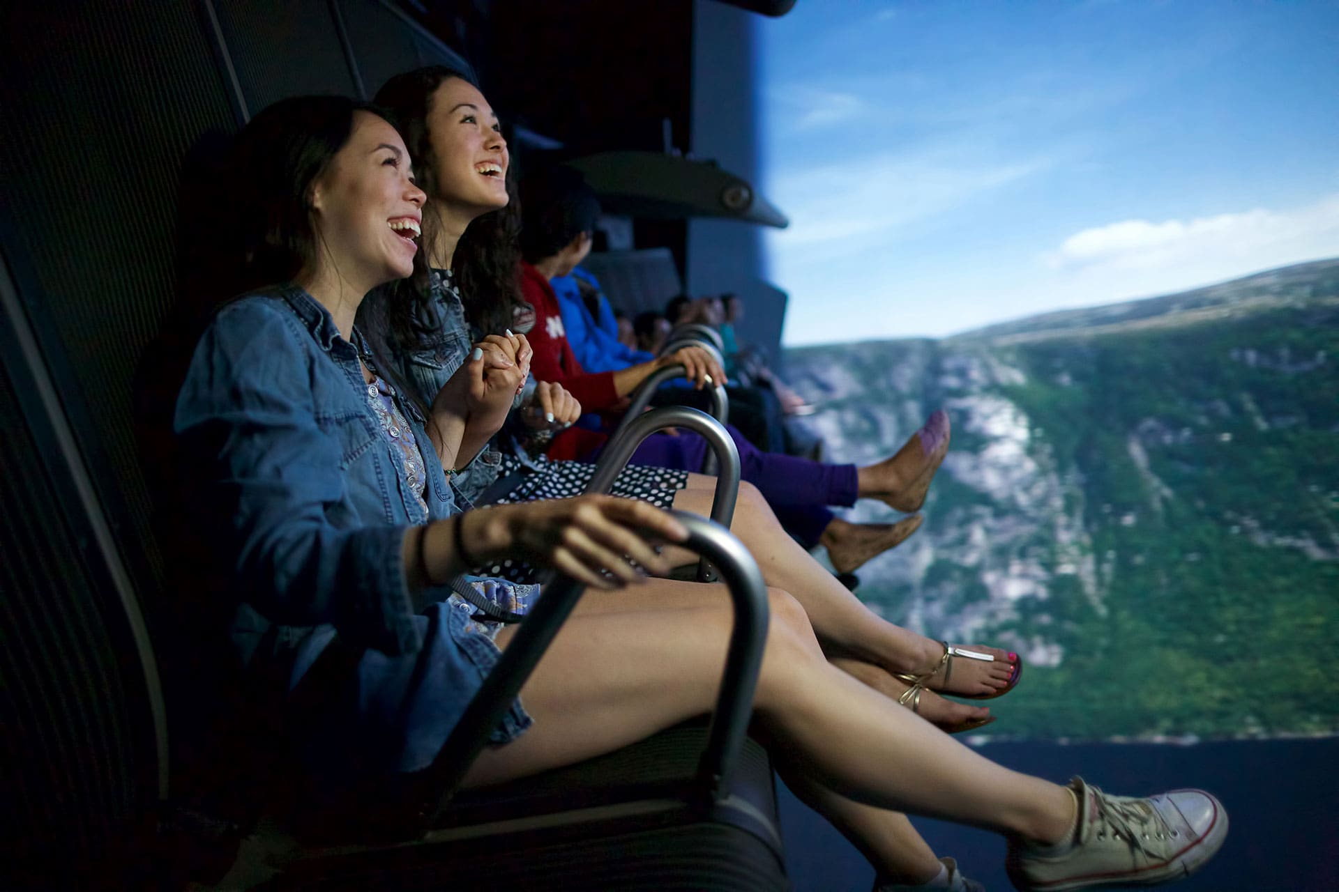 Des visiteurs à bord de l'attraction « FlyOver America » au sein de l'Mall of America , à Bloomington, Minnesota