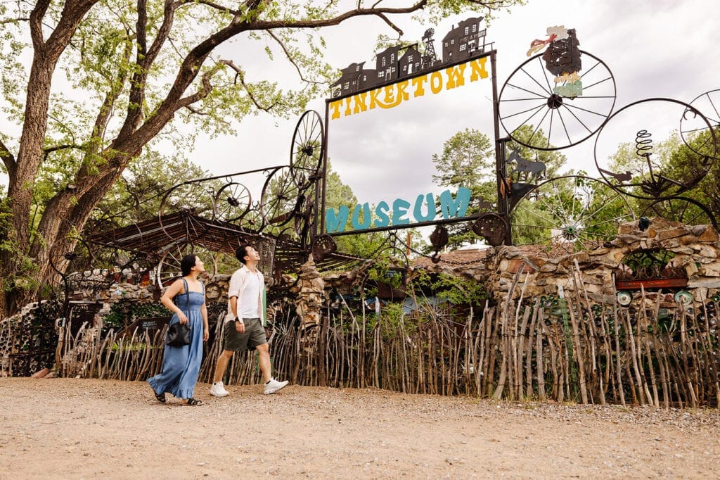 Paseando por el museo Tinkertown Museum en Albuquerque, Nuevo México